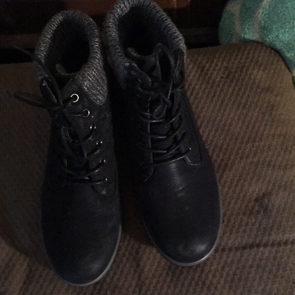 Boots - Picture 2 of 4